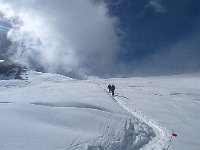 Trés bon cette année, le glacier révéle quelques belles crevasses pour monter a ce c1