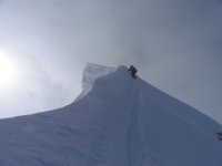 La dernière corniche peut se grimper cette année, pas souvent possible à cause des quantités de neige