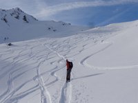 DSC01582  En montant a la pointe ronde avec james en splitboard